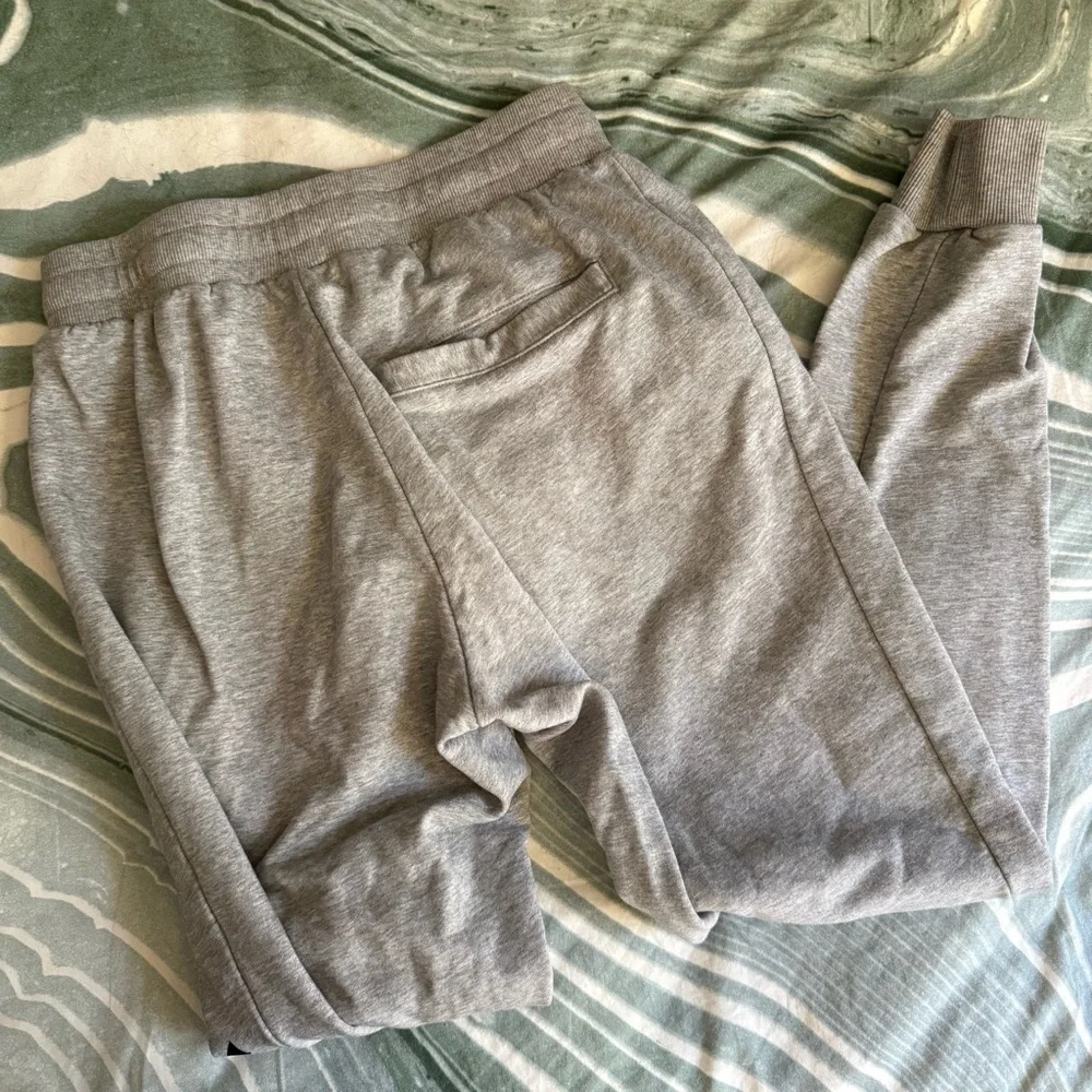 Kill Crew Gray Sweatpants with Graphic Design - Picture 3 of 3